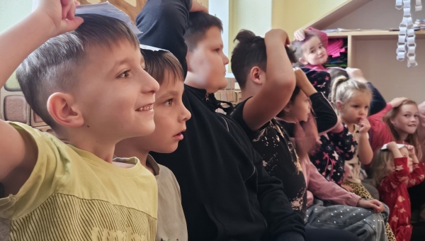 Divadelní představení "Jak čertík psal vánoční přání"